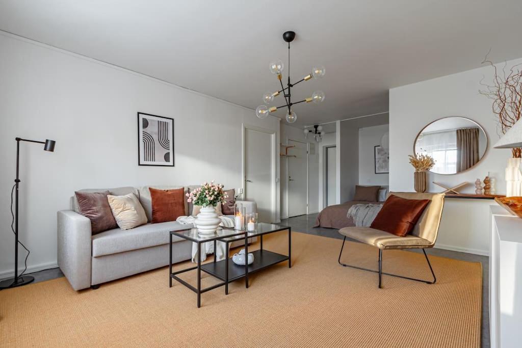 Affordable Studio In Trendy Sofo, Construction Work Stockholm Bagian luar foto